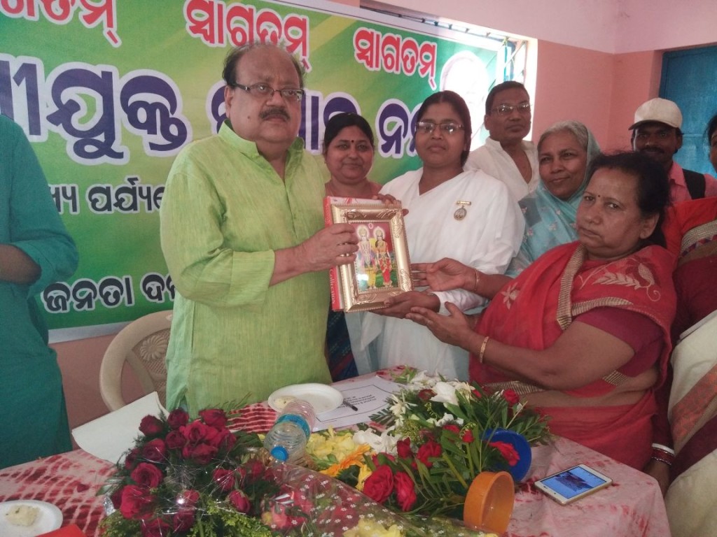 Rajaya Sabha Member of Odisha Welcomed by Brahma Kumari Sister